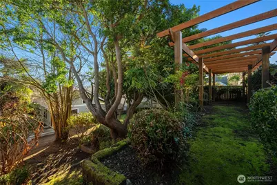 406 N Bowdoin Place, Seattle, WA 98103 - Photo 33