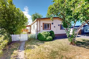 976 NE Dawson Ave, College Place, WA 99324 - Photo 1
