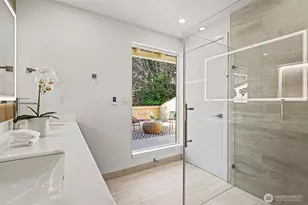 6560 W Mercer Way, Mercer Island, WA 98040 - Photo 15