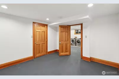 3411 22nd Avenue W, Seattle, WA 98199 - Photo 35