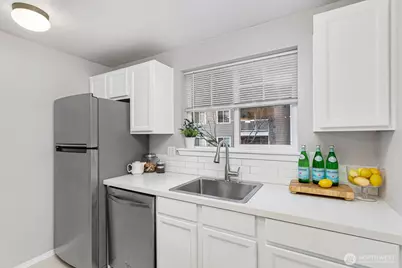 1144 N 198th Street #E-204, Seattle, WA 98133 - Photo 7