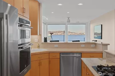 1005 Harbor Avenue SW #400, Seattle, WA 98116 - Photo 9