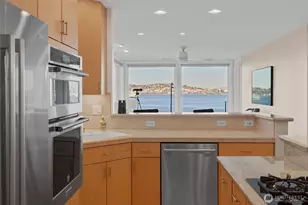 1005 Harbor Ave SW, Seattle, WA 98116 - Photo 9