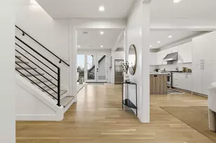 2809 NW 71st St, Seattle, WA 98117 - Photo 3