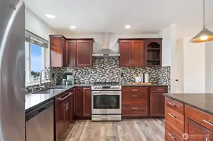 38389 NE Vista Key Dr, Hansville, WA 98340 - Photo 17