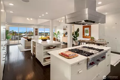 2141 47th Avenue SW, Seattle, WA 98116 - Photo 9