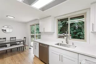 2858 241st Ave SE, Sammamish, WA 98075 - Photo 9