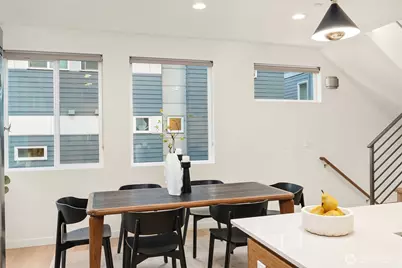 2617 3rd Avenue W, Seattle, WA 98119 - Photo 9