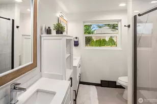 10045 NE 15th St, Bellevue, WA 98004 - Photo 9