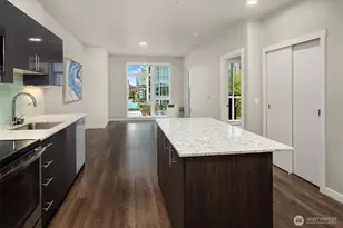 1085 103rd Ave NE, Bellevue, WA 98004 - Photo 5