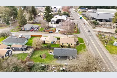 10908 10910 Valley Avenue E, Puyallup, WA 98372 - Photo 3