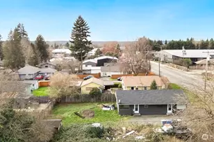 10908 10910 Valley Ave E, Puyallup, WA 98372 - Photo 1