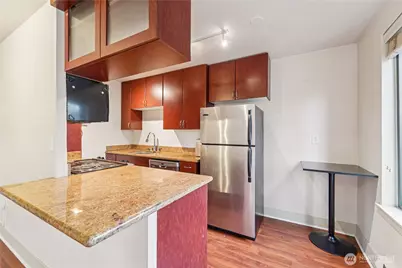 1105 Spring St #504, Seattle, WA 98104 - Photo 7