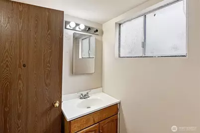 3303 11th St, Bremerton, WA 98312 - Photo 17