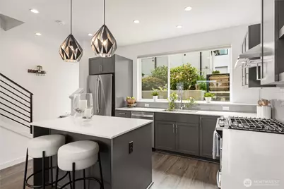 3901 S Cloverdale Street #E, Seattle, WA 98118 - Photo 11