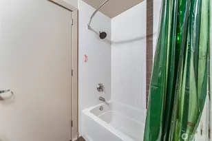 900 Lenora St, Seattle, WA 98121 - Photo 13