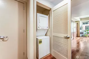 900 Lenora St, Seattle, WA 98121 - Photo 11