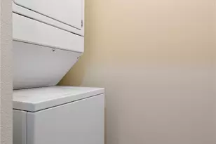 1000 Aurora Ave N, Seattle, WA 98109 - Photo 23