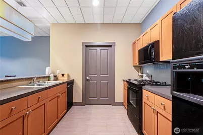 1000 Aurora Avenue N #311, Seattle, WA 98109 - Photo 15