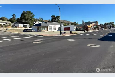 305 Whitcomb Ave S, Tonasket, WA 98855 - Photo 3