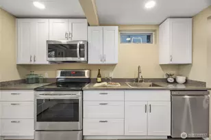 3239 45th Ave SW, Seattle, WA 98116 - Photo 23