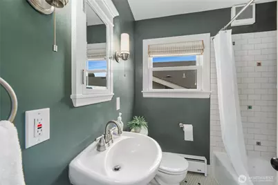 3239 45th Avenue SW, Seattle, WA 98116 - Photo 13