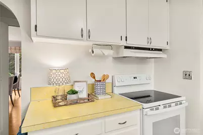 2733 37th Avenue SW, Seattle, WA 98126 - Photo 13