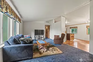 1337 S Silver Lake Rd, Castle Rock, WA 98611 - Photo 5