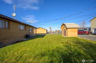 1133 Ashley, Moses Lake, WA 98837 - Photo 5