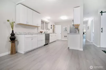 811 Little Avenue NE, Castle Rock, WA 98611 - Photo 11