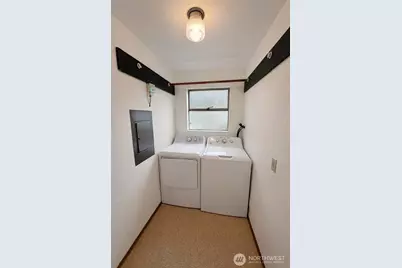 1813 Taylor Avenue N, Seattle, WA 98109 - Photo 21