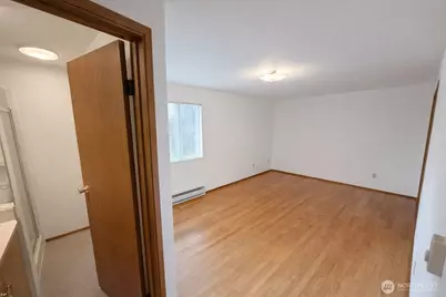 1813 Taylor Avenue N, Seattle, WA 98109 - Photo 11