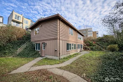 1813 Taylor Avenue N, Seattle, WA 98109 - Photo 23