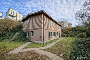 1813 Taylor Ave N, Seattle, WA 98109 - Photo 23