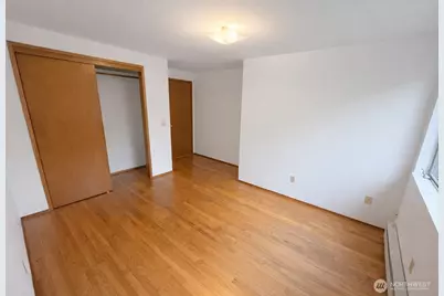 1813 Taylor Avenue N, Seattle, WA 98109 - Photo 17