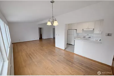 1813 Taylor Avenue N, Seattle, WA 98109 - Photo 3