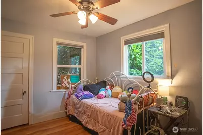 2020 Marine Drive, Bremerton, WA 98312 - Photo 11