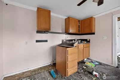 217 Bradford Street, Raymond, WA 98577 - Photo 9