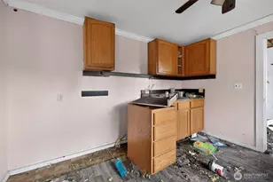 217 Bradford St, Raymond, WA 98577 - Photo 9