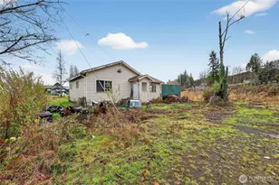 217 Bradford St, Raymond, WA 98577 - Photo 1