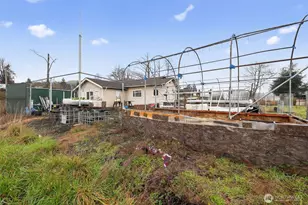 217 Bradford St, Raymond, WA 98577 - Photo 3