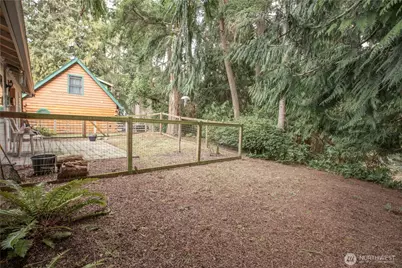 7847 Blakely Avenue, Clinton, WA 98236 - Photo 17