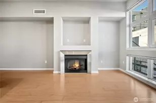 17 W Mercer St, Seattle, WA 98119 - Photo 13