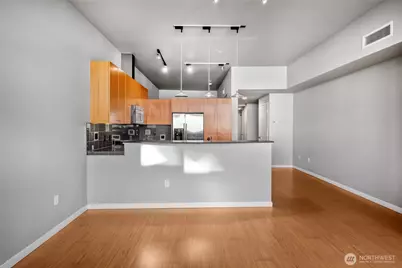 17 W Mercer Street #217, Seattle, WA 98119 - Photo 11