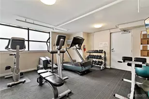 425 Vine St, Seattle, WA 98121 - Photo 25