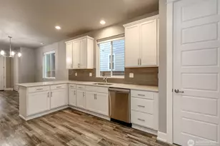 18827 Eagle Ridge Dr E, Bonney Lake, WA 98391 - Photo 11