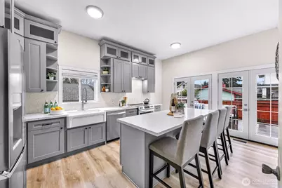 8633 Wabash Avenue S, Seattle, WA 98118 - Photo 11