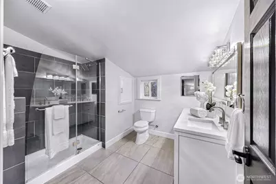 8633 Wabash Avenue S, Seattle, WA 98118 - Photo 29