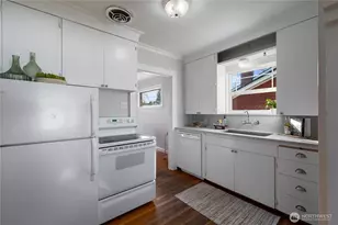 630 NW 82nd St, Seattle, WA 98117 - Photo 9