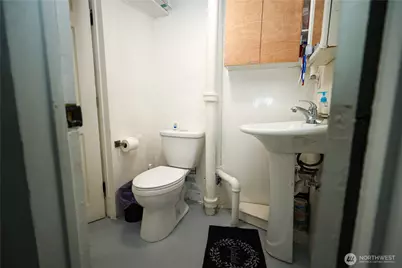 1402 S 56th Street, Tacoma, WA 98408 - Photo 15